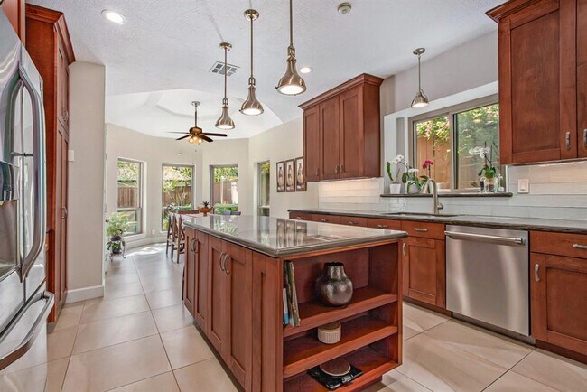 Building Photo - 807 Spear Point Cove