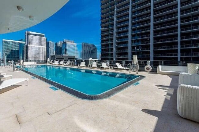 Building Photo - 1000 Brickell Plaza
