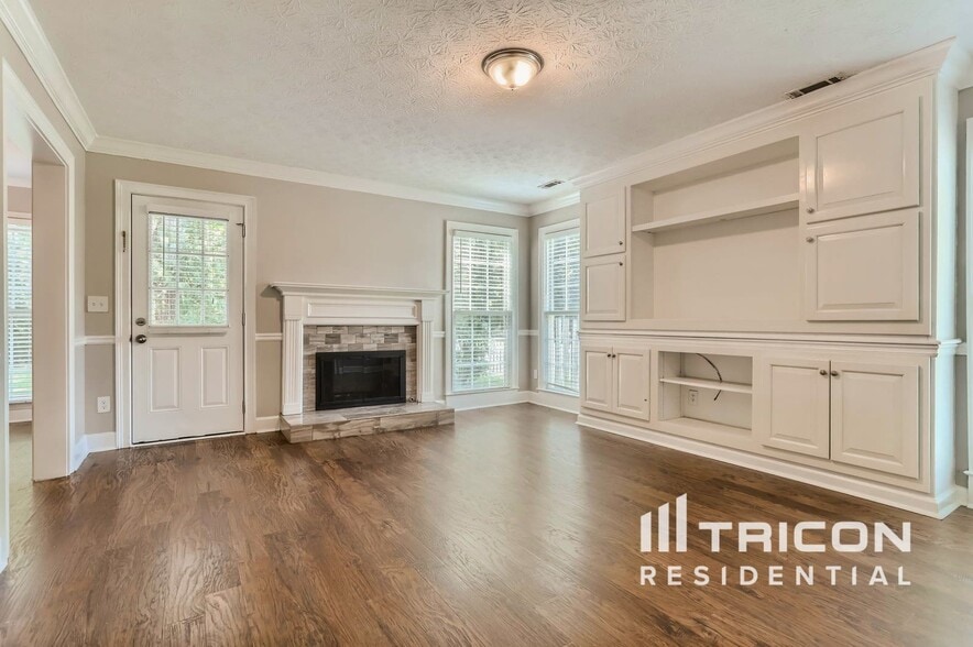 Building Photo - 105 Emerling Ln