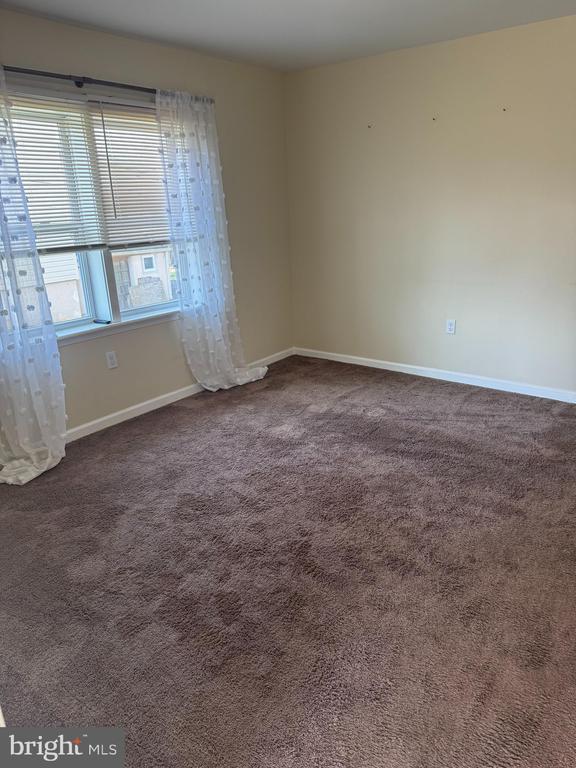 Building Photo - 422 Kansas Rd