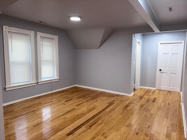 Building Photo - 174 Portsea St