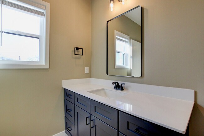 Building Photo - 102 Rosenwald St