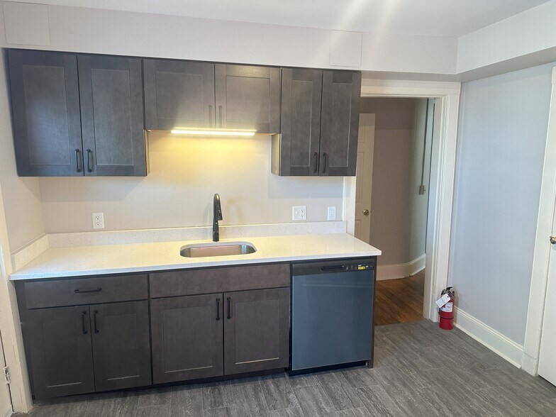 Building Photo - 408 Stewart Ave.