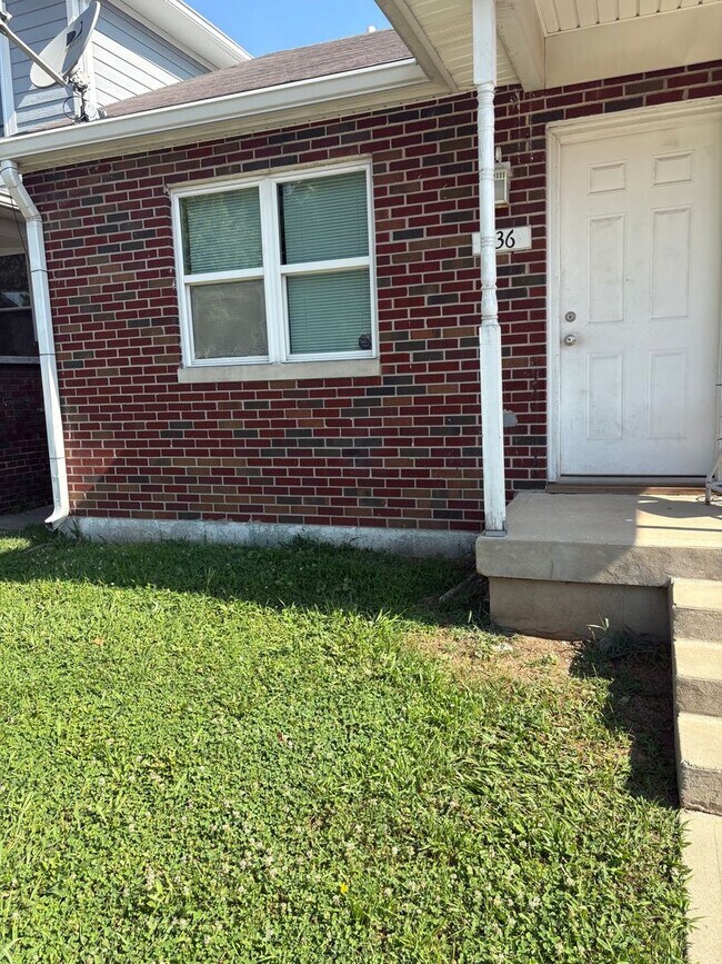 Building Photo - Adorable 1 Bedroom home Fountain Square