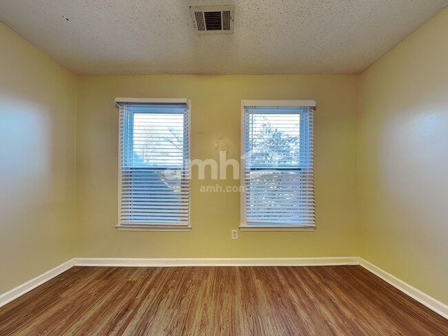 Building Photo - 6857 Briarfield Ln