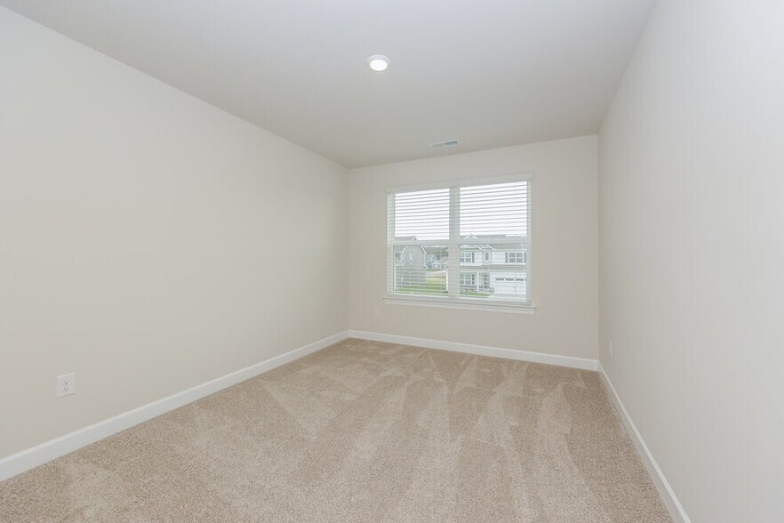 Building Photo - 4113 Stark St