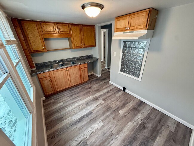 Building Photo - 3 Bed 1 Bath - Single family house, Taylor-Berry Neighborhood