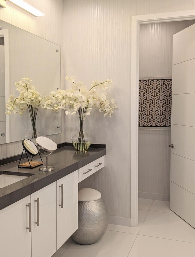 Building Photo - 17299 Pagoda Palms Dr