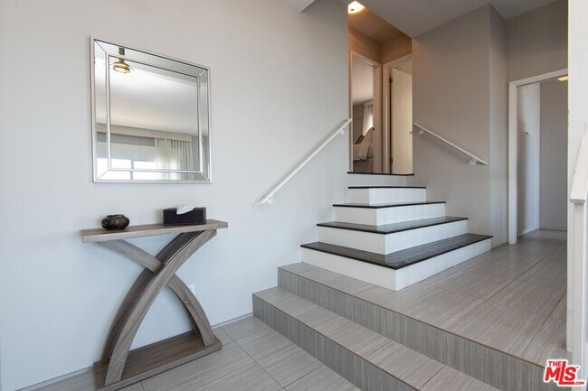 Building Photo - 18065 Coastline Dr