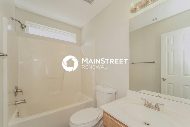 Building Photo - 3 Bedroom Pet-Friendly Home in Charlotte, NC with Main Street Renewal
