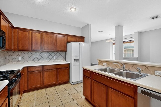 Building Photo - 319 Bandstand Ln