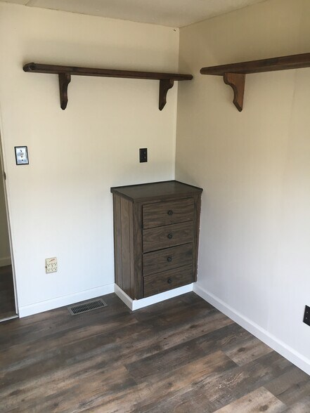 Building Photo - 1115 3rd St