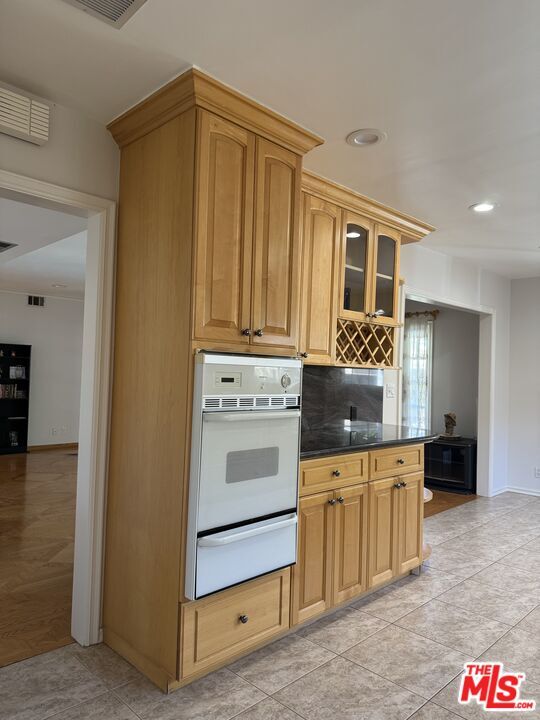 Building Photo - 5412 Hazeltine Ave