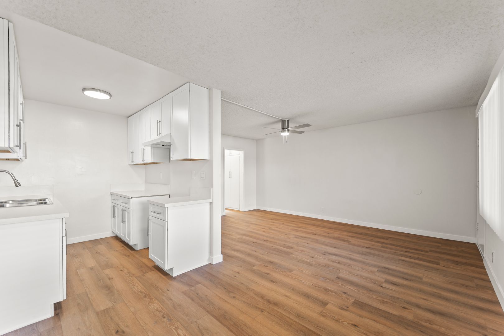 Building Photo - 3205 W 60th St