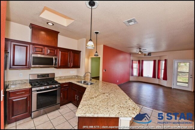 Building Photo - 3 bedroom in El Paso TX 79934