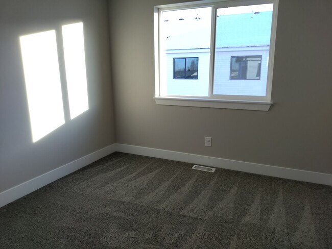 Building Photo - 2919 Homewood Dr