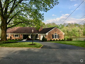 Building Photo - 31 Eastgate Dr