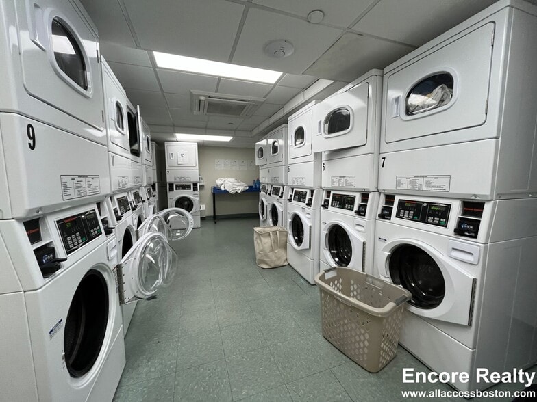 Building Photo - 24 Chauncy St