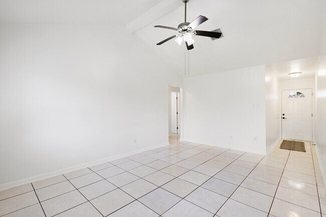 Building Photo - 1303 Gamma St