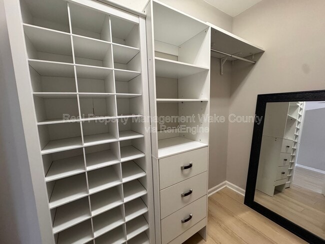 Building Photo - 206 Lindell Dr