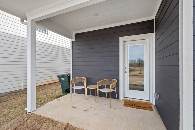 Building Photo - 257 S Harrogate Ln