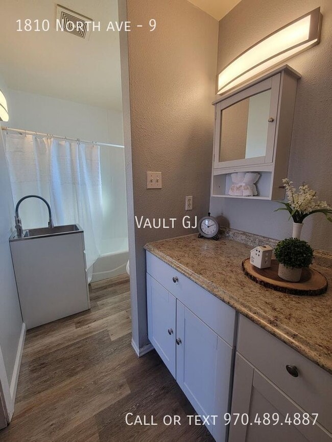 Building Photo - 1810 North Ave