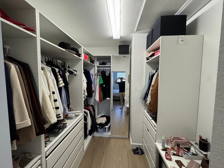 MASTER FULL WALKING CLOSET - 8880 NW 102nd Pl