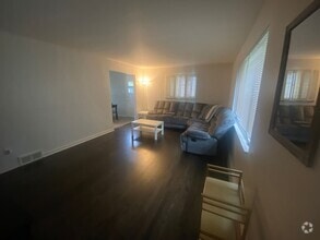 Building Photo - Mt. Washington Home!