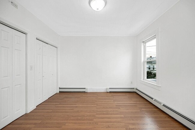 Building Photo - 220 Concord St