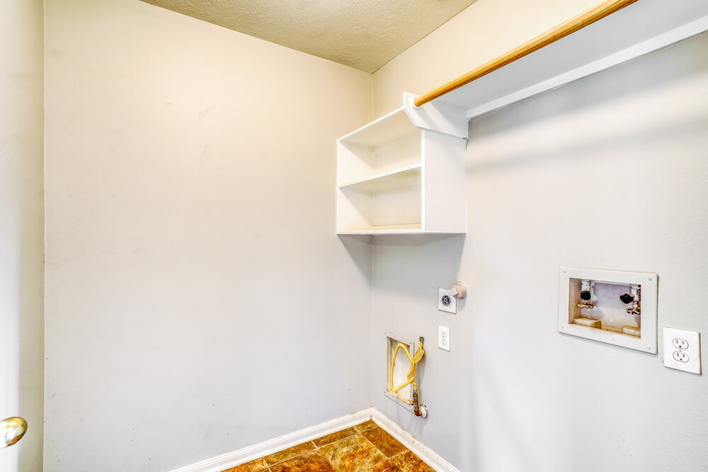 Building Photo - 5811 Ridgebluff Ln