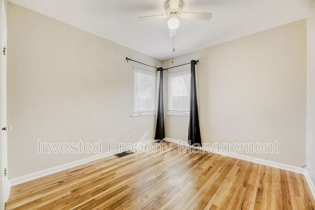 Building Photo - 4670 S Washington St