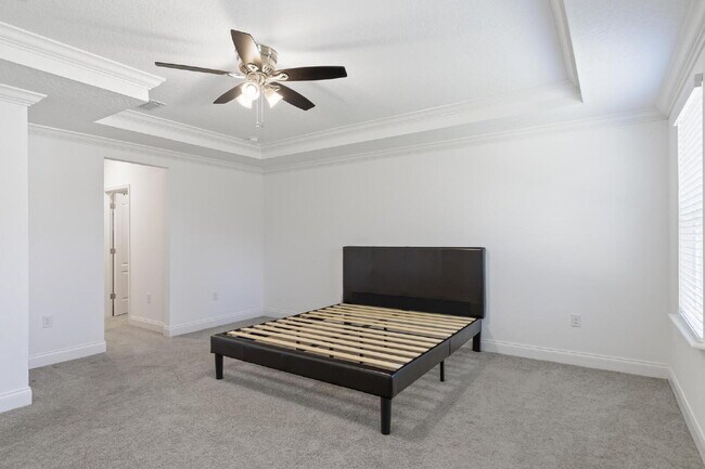 Building Photo - CLOSE TO EVERYTHING!