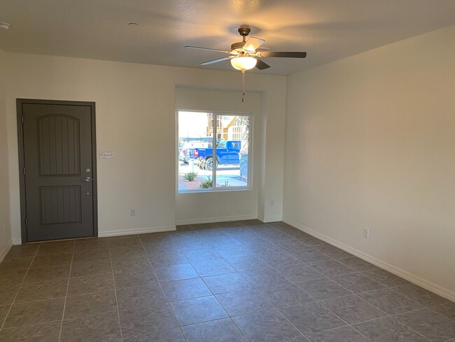 Building Photo - 2 Bedroom in a Gated Community