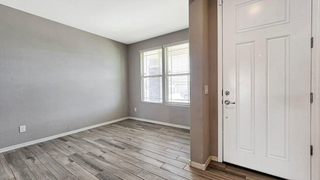 Building Photo - 17156 W Lincoln St