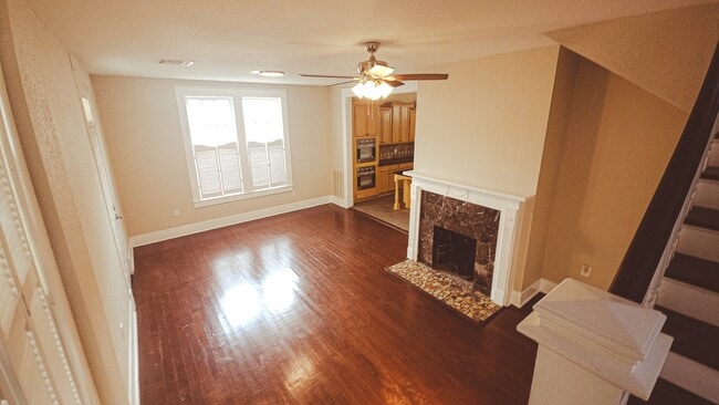 Building Photo - 2255 Laurel Ave