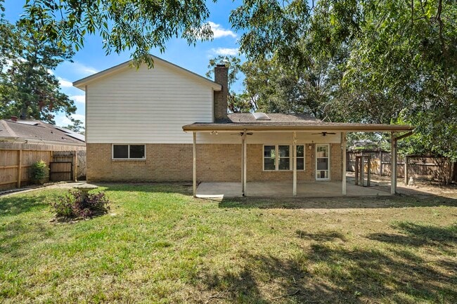 Building Photo - 7014 Woodfern Dr