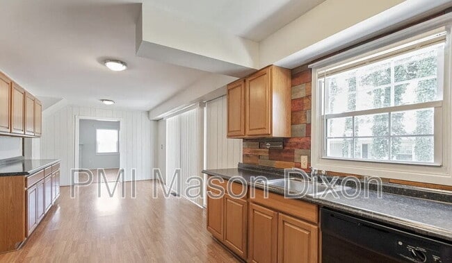 Building Photo - 12718 Haskell Ln