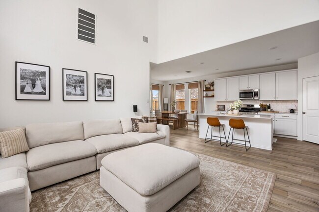 Building Photo - 10016 Thornapple Rd