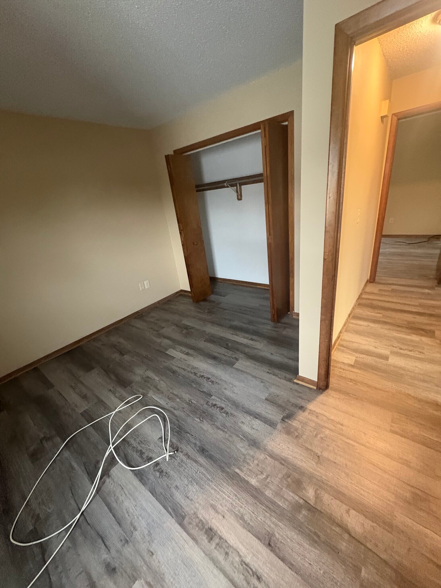 Building Photo - 6622 Lincoln Ave