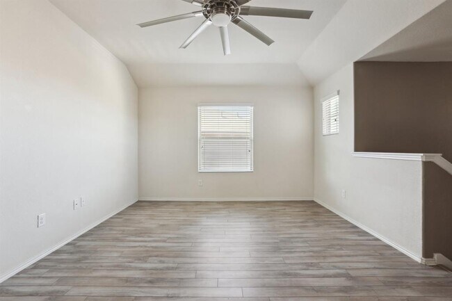 Building Photo - 5713 Kennedy St