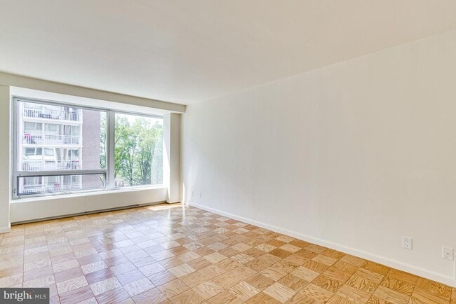 Building Photo - 1425 4th St SW