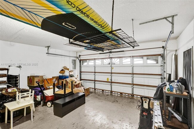 Building Photo - 1046 Satinleaf St