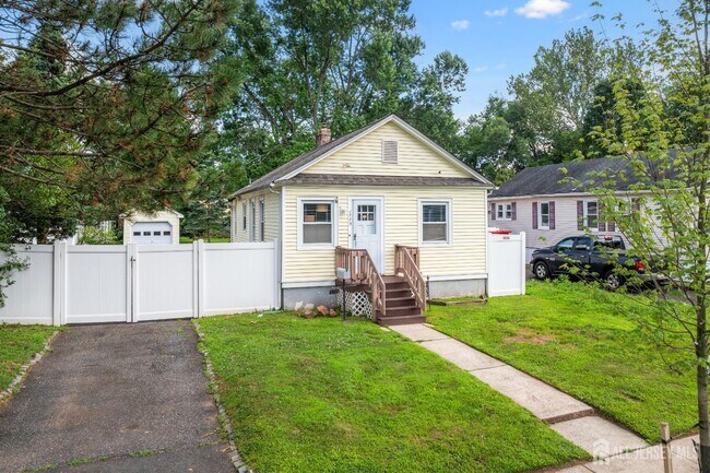 Primary Photo - 1775 W 5th St