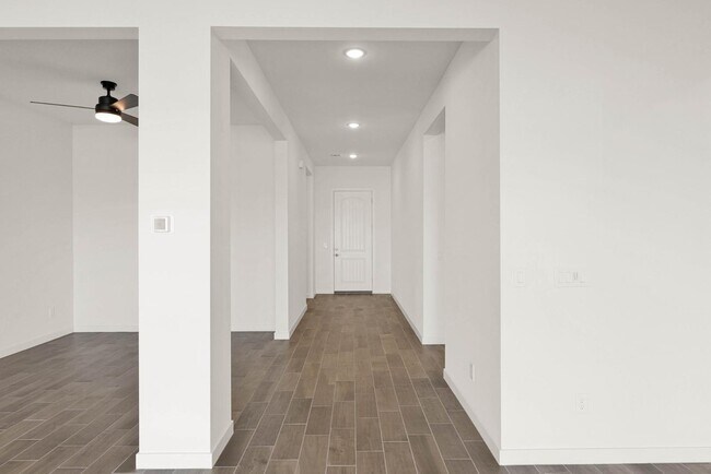 Building Photo - 3130 E Flintlock Dr