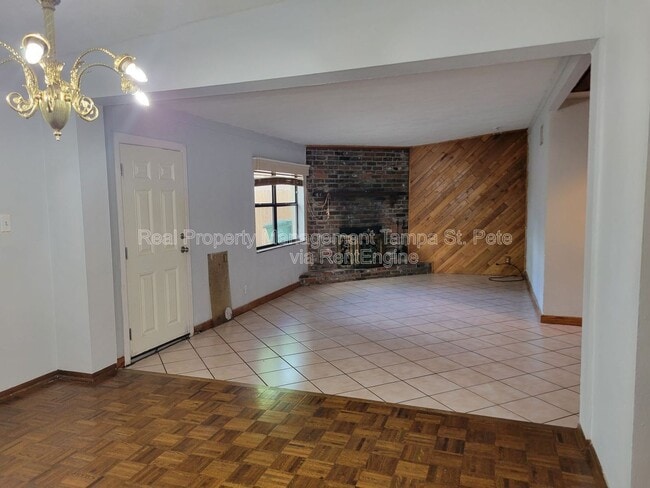 Building Photo - 4311 S Thatcher Ave