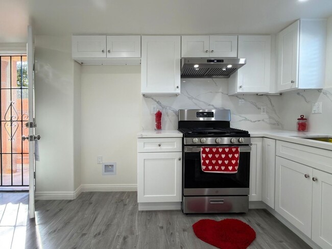 Building Photo - 5970 Locust Ave