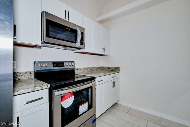 Building Photo - 1303 SE 8th Pl