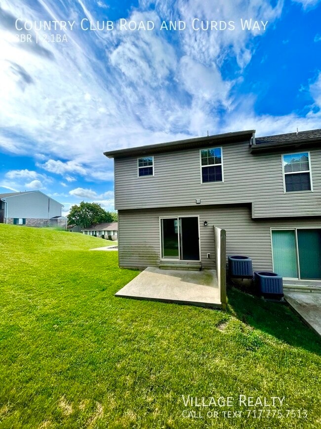 Building Photo - 703 Country Club Rd