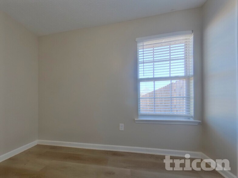 Building Photo - 98 Pin Oak Ct