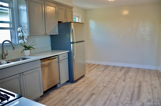 Building Photo - 29 Cedar Ln